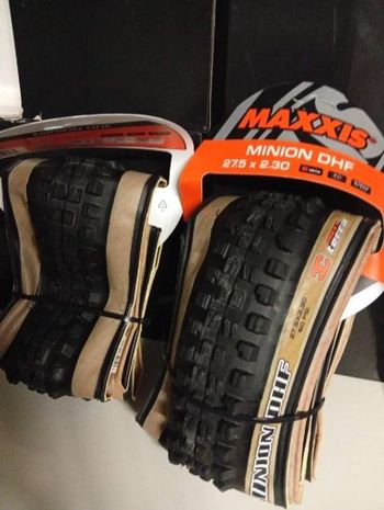 Used Maxxis Minion DHF EXO Tubeless Skinwall 3C MaxxTerra 60TPI 27.5x2.30 bike — image 9 of 10