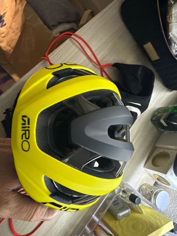Used Giro Aries Spherical Mips 2024 bike — image 4 of 7