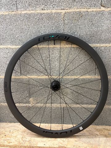 Used Roval Rapide C38 Disc bike — image 2 of 5