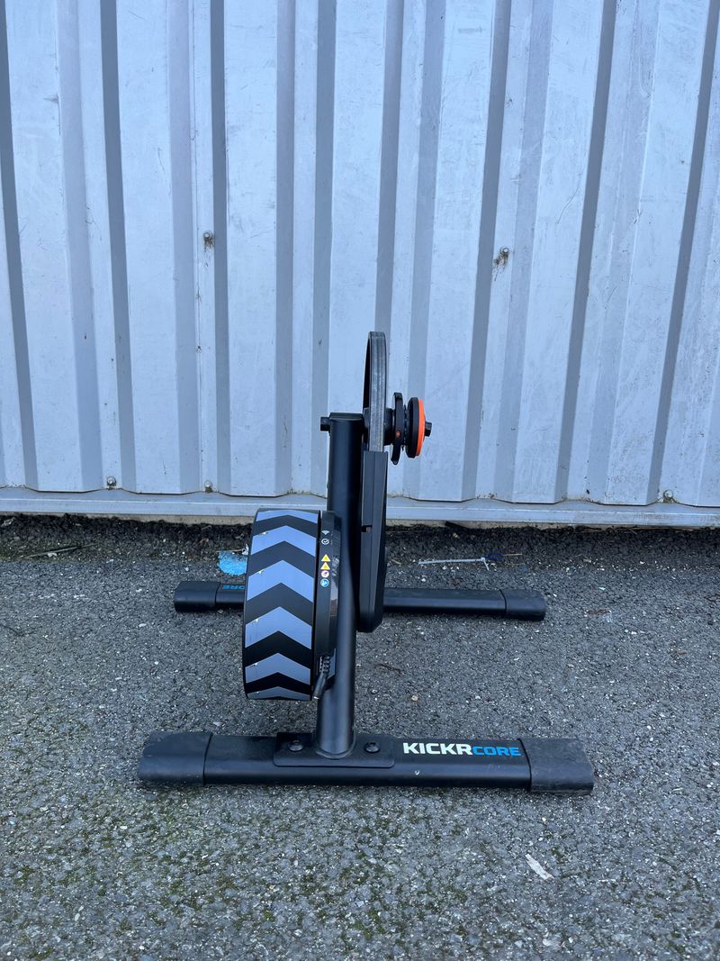 Tweedehands Wahoo KICKR CORE 2 with Zwift Cog and Click Cycling Accessories