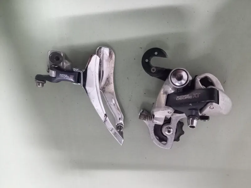 Brugt Shimano Deore XT FD-M735 1991 Drivetrain & Pedals