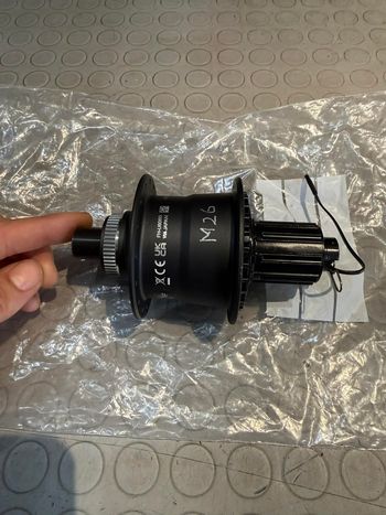 Shimano, CUES QAUTO. 32H. FC-U6060.