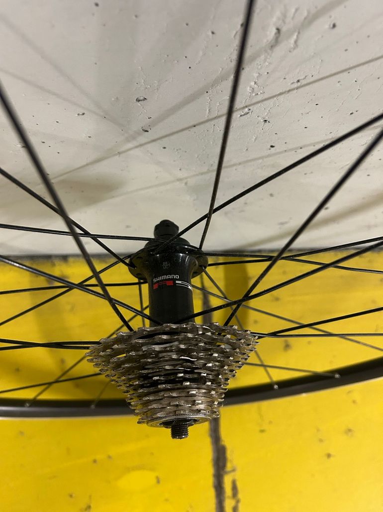 Used Shimano WH-R501 Wheelset bike — image 6 of 7
