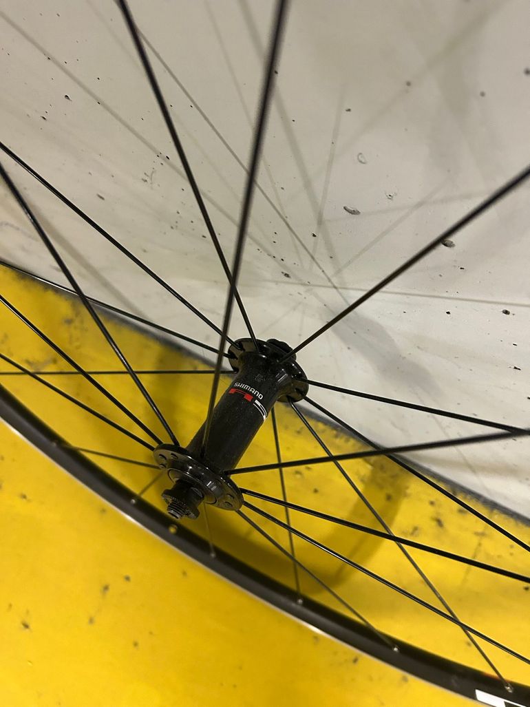 Used Shimano WH-R501 Wheelset bike — image 7 of 7