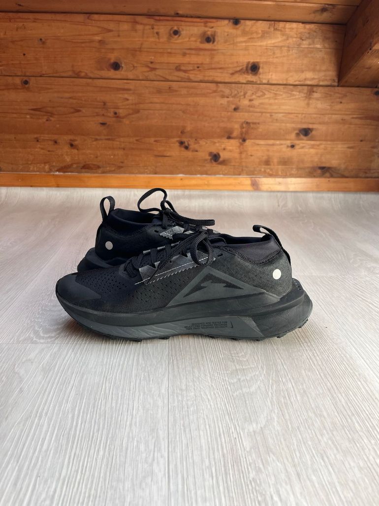Used Nike ZoomX Zegama Trail 2 bike — image 4 of 11