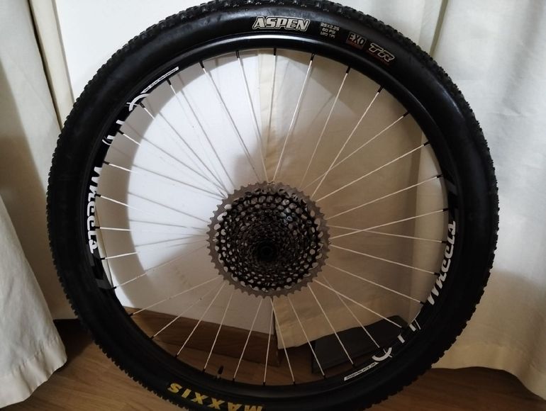 Used Halo Wheels 29" Carbon Boost Wheels bike — image 3 of 6