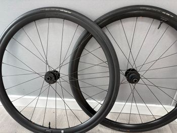 Used Giant PR-2 Disc Wheelset 2025 bike — image 1 of 9