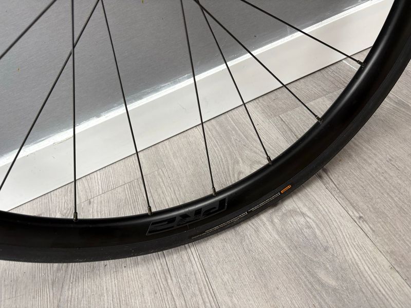 Giant PR-2 Disc Wheelset 2025 bike d'occasion — image 2 sur 9