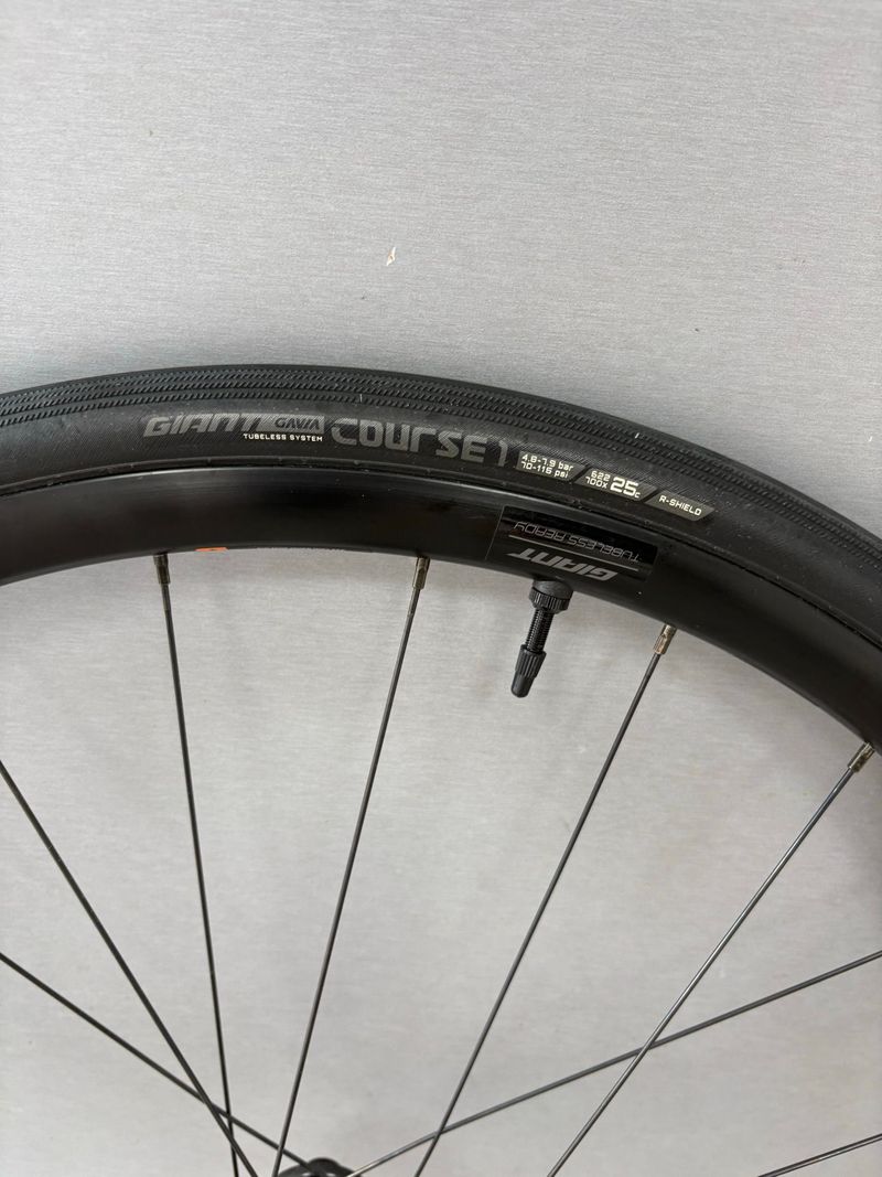 Giant PR-2 Disc Wheelset 2025 bike d'occasion — image 4 sur 9