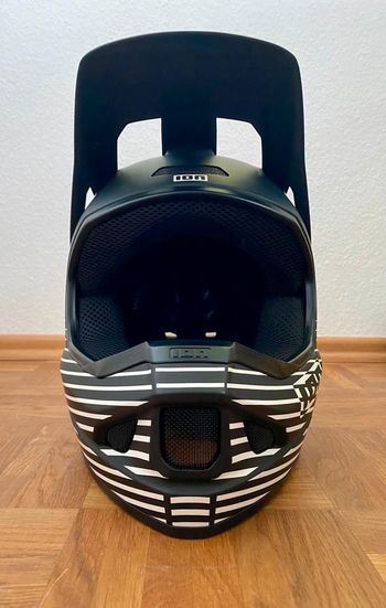 Used Ion Scrub Amp bike — image 4 of 17