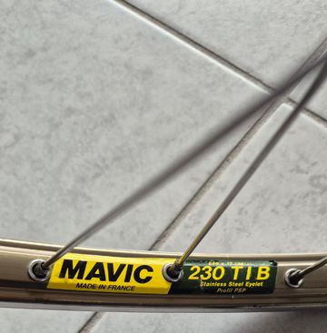 Used Mavic MTB Wheelset bike — image 4 of 12