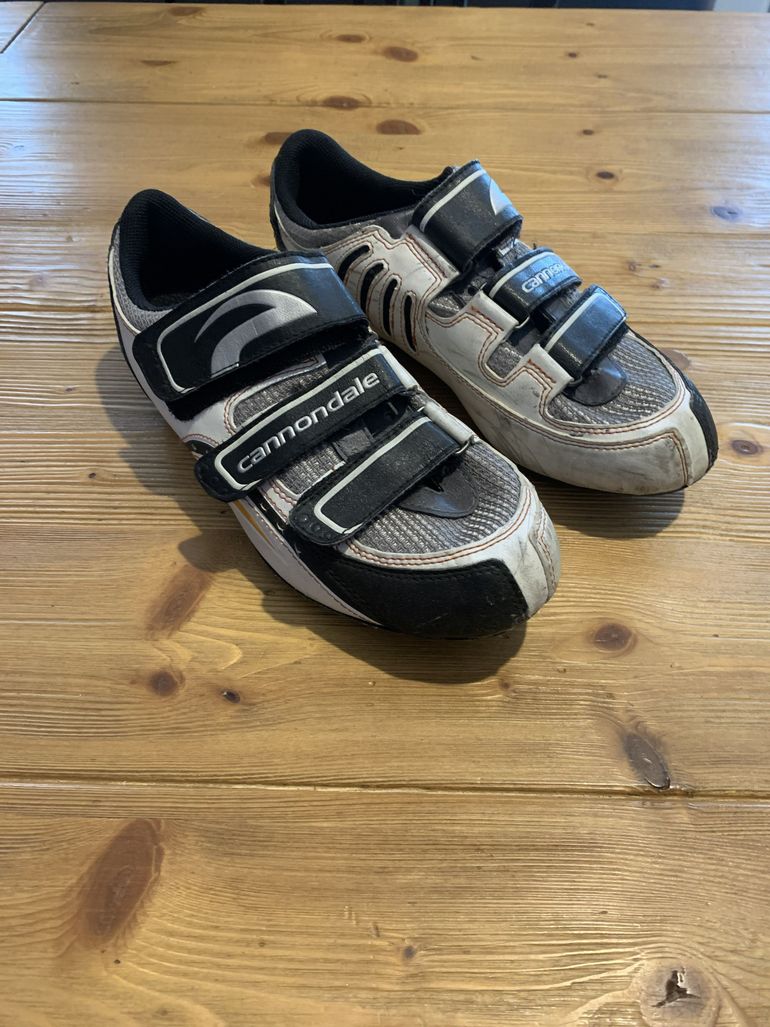 Used Diadora Cycling Shoes bike — image 1 of 9