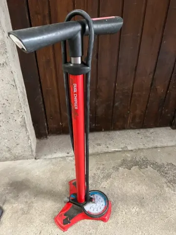 Brugt Autre Pompe à pieds bike — billede 1 af 4