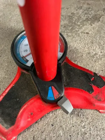 Brugt Autre Pompe à pieds bike — billede 3 af 4