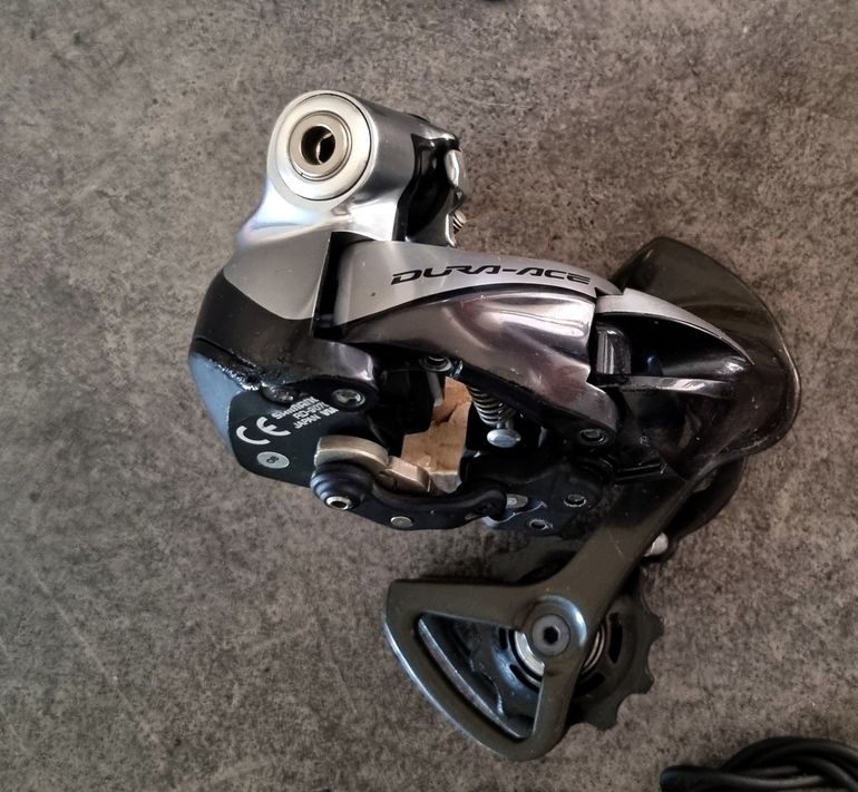 Used Shimano Dura Ace 9070 Di2 bike — image 3 of 6