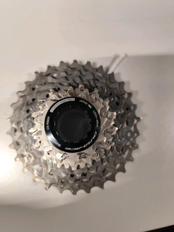 Shimano CS-R9200-12 11-30T Drivetrain & Pedals usato