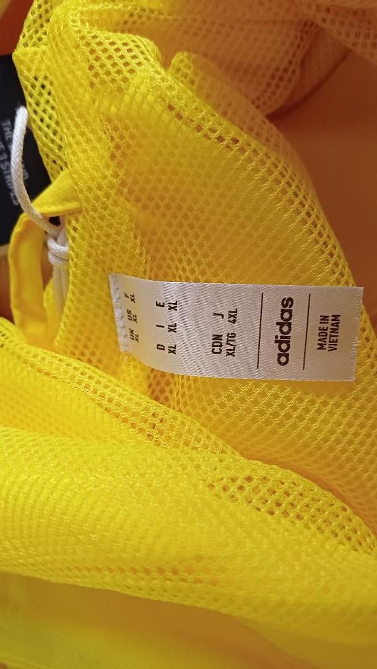 Used Adidas Tiro 24 Windbreaker Coupe vent bike — image 3 of 11