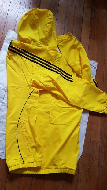 Used Adidas Tiro 24 Windbreaker Coupe vent bike — image 10 of 11