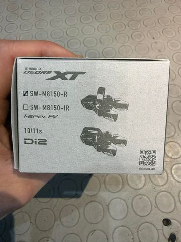 Used Shimano Deore XT. Di2. 11s. SW-M8150-R Drivetrain & Pedals