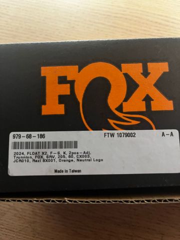Fox X2 Factory 2024 bike usato — immagine 4 di 4