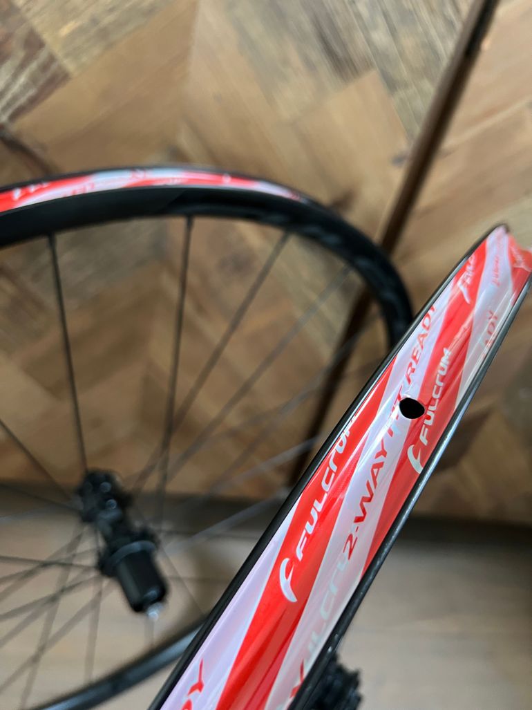 Used Fulcrum NEW! Fulcrum Racing 600 DB Disc Wheels/28"Shimano Frehub 9/10/11 Speed 2024 bike — image 3 of 6