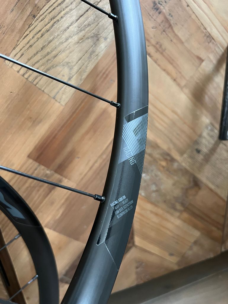 Used Fulcrum NEW! Fulcrum Racing 600 DB Disc Wheels/28"Shimano Frehub 9/10/11 Speed 2024 bike — image 5 of 6