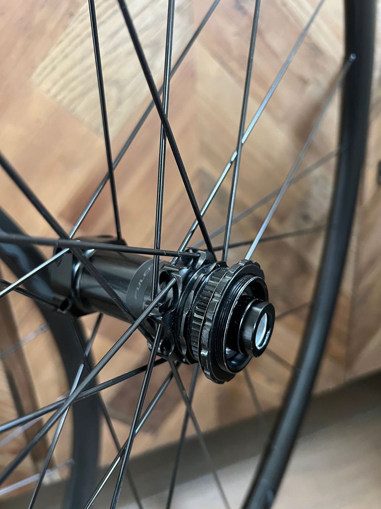 Used Fulcrum NEW! Fulcrum Racing 600 DB Disc Wheels/28"Shimano Frehub 9/10/11 Speed 2024 bike — image 6 of 6