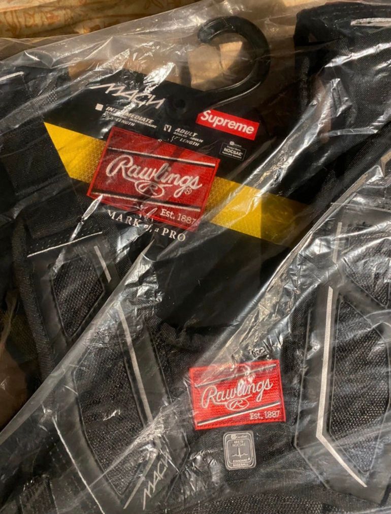 Used supreme chest protector 2019 bike — image 3 of 4