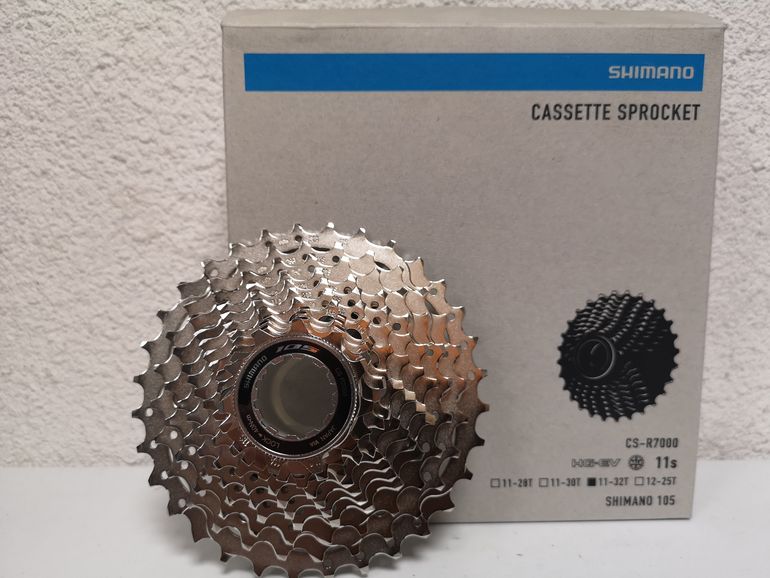 Used Shimano Cassette CS-R7000 11V. 11-32 dts bike — image 2 of 2
