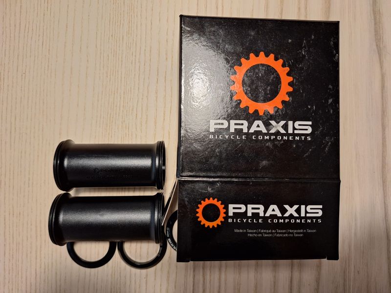 Używany Praxis Works M30 Pressfit Bottom Bracket Drivetrain & Pedals