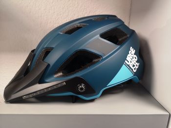 Used urge Casque ALLTRAIL Bleu Taille S/M et L/XL bike — image 2 of 2