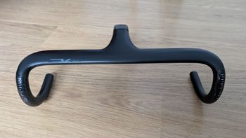Evolv, Integrated Carbon Handlebar