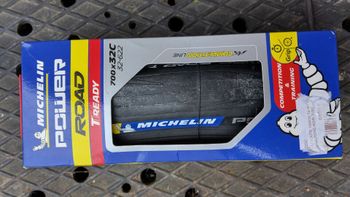 Michelin, Power Road 700x32