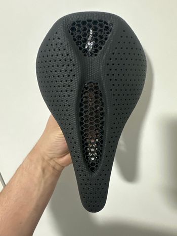 Selle De Vélo Carbone Ultra-légère - 63g - Occasion - Becker