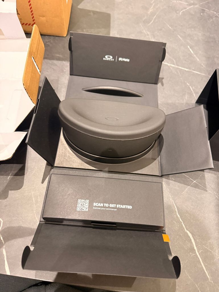 Oakley Meta Vanguard Smart Glasses 2026