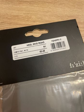 Used Fizik heel skid road R1 2026 bike — image 2 of 2