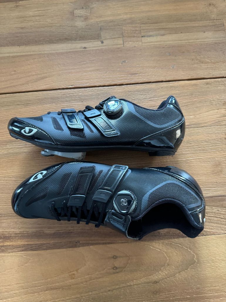 Used Giro Sentrie Techlace - Size 44 bike — image 2 of 4