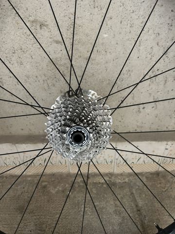 Used Giant PR2 Disc Wheelset 2024 bike — image 2 of 3