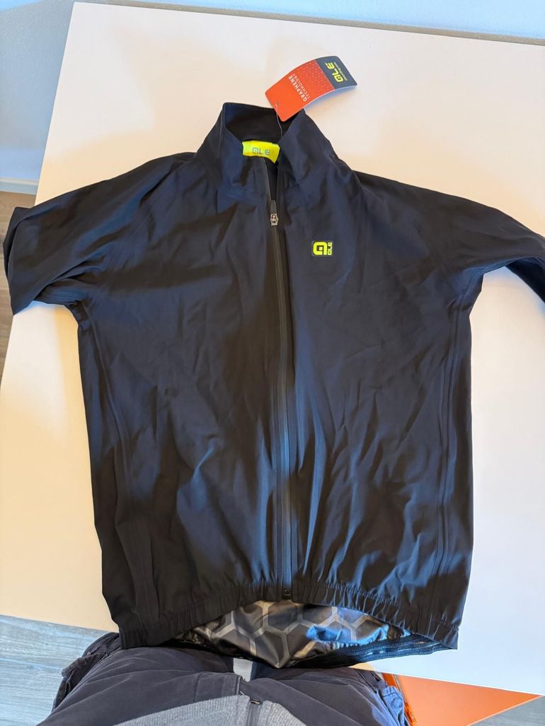 Used Ale cycling Mantellina Klimatik Guscio Graphene Nera Tg. L 2026 bike — image 1 of 4