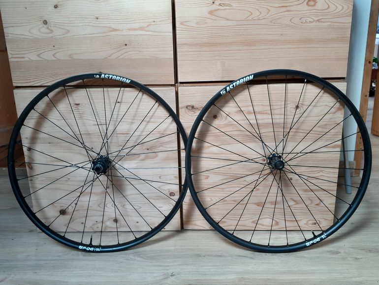 Used asterion F-One SL3 Wheelset 2023 bike — image 1 of 4