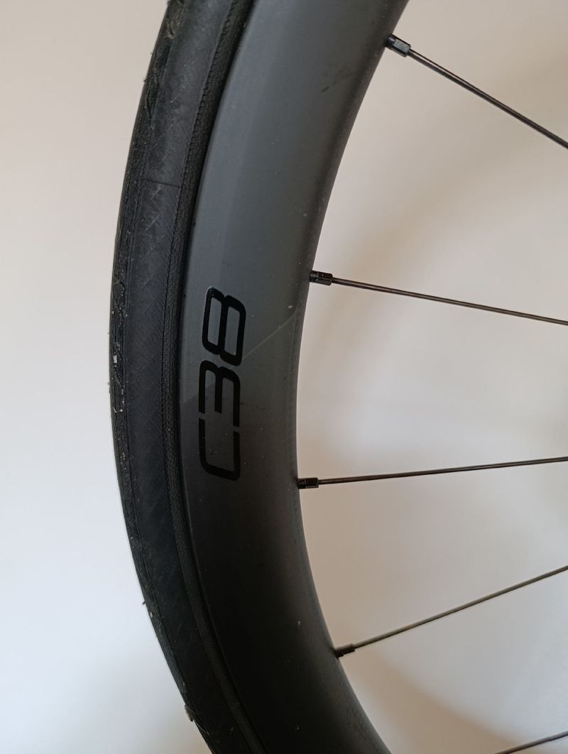 Used Roval c38 2024 bike — image 2 of 3
