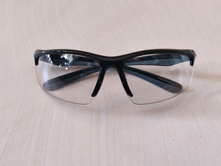 Used — Sonnenbrille mit automatischer Ab- oder Aufhellung bike — image 1 of 3