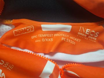 Bioracer INEOS Grenadiers Jersey Jacket bike usato — immagine 4 di 4