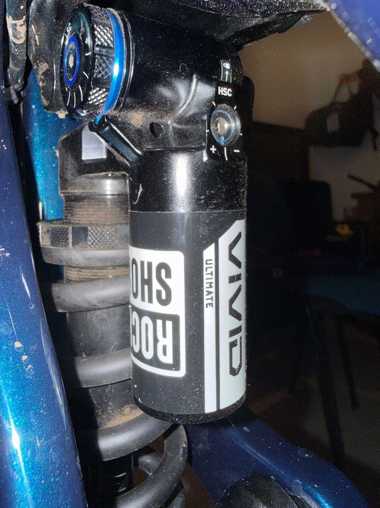 Used RockShox vivid coil ultimate 2025 bike — image 2 of 3