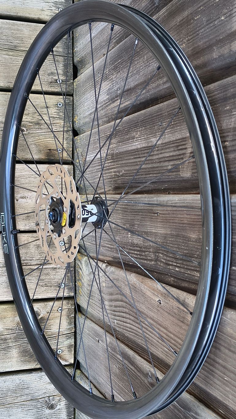 Used Duke World Runner Carbon 27R 2024 bike — image 8 of 12