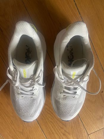 Hoka, Challenger 8
