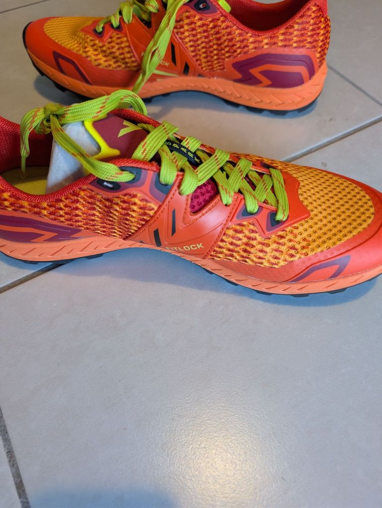 Used Spark R&D Sparks Trail Running Shoes bike — image 3 of 4