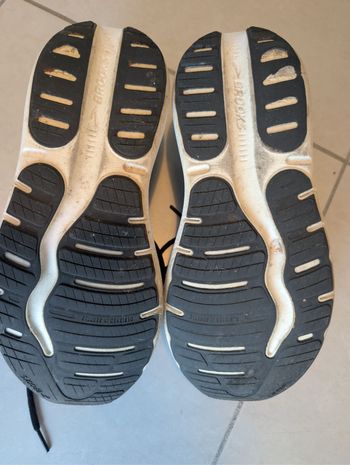 Used Brooks Ghost Max 2 Size 44.5 bike — image 2 of 5