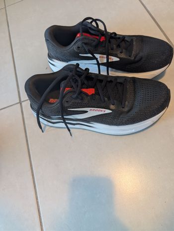 Used Brooks Ghost Max 2 Size 44.5 bike — image 4 of 5