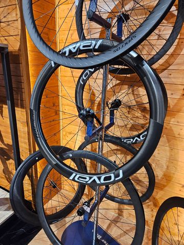 Gebrauchtes Roval Rapide CLX Wheelset 2025 bike — Bild 1 von 2